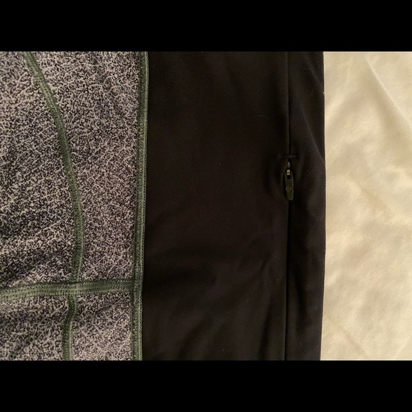 Lulu Lemon workout leggings - Picture 3 of 3